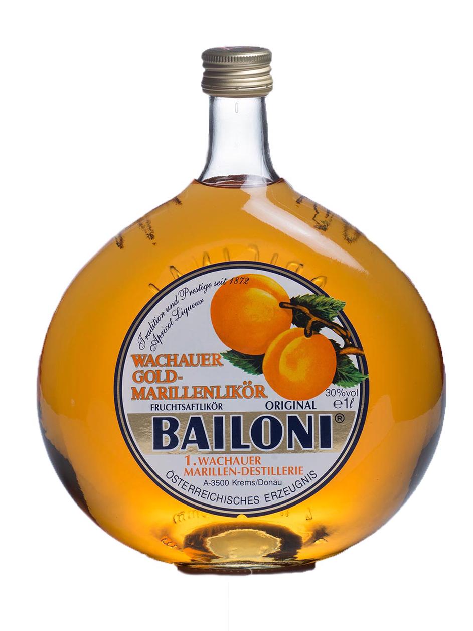 Bailoni apricot liqueur cocktail