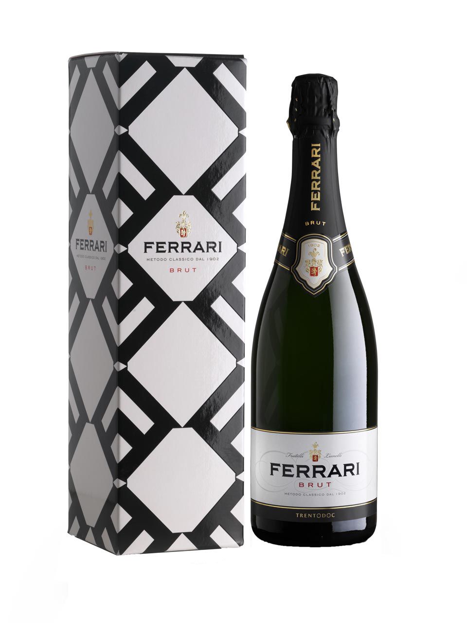 Champagne brut цена. Шампанское Ferrari Brut. Игристое вино Феррари брют. Игристое вино Ferrari, Brut, Trento doc, 0.75 л подарочная упаковка. Тренто doc Феррари брют.